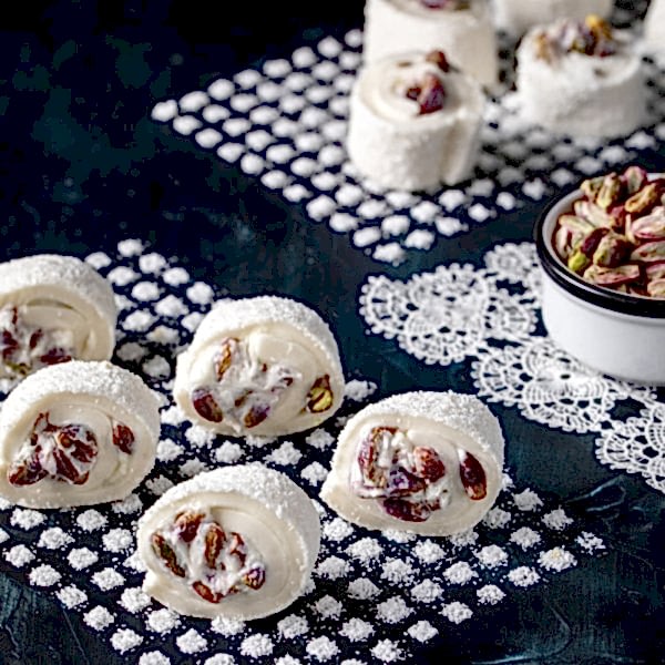 Sultan Hindistan Cevizli Manda Kaymaklı Antep Fıstıklı Lokum Hediyelik Kutu