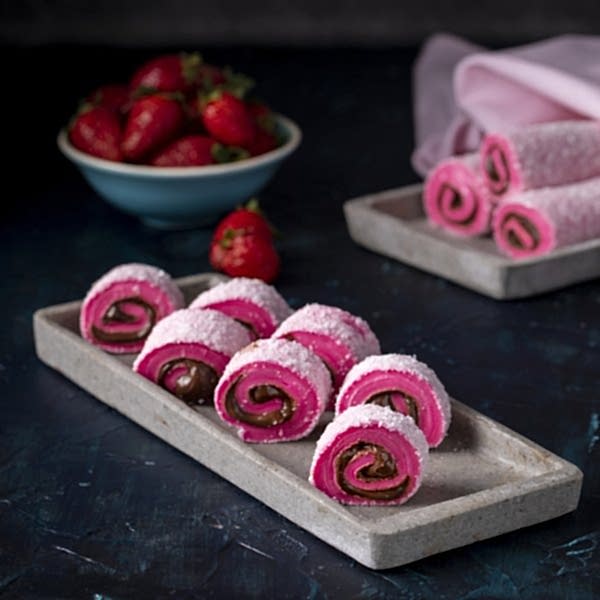 Sultan Hindistan Cevizli Çilek Aromalı Çikolatalı Lokum Hediyelik Kutu